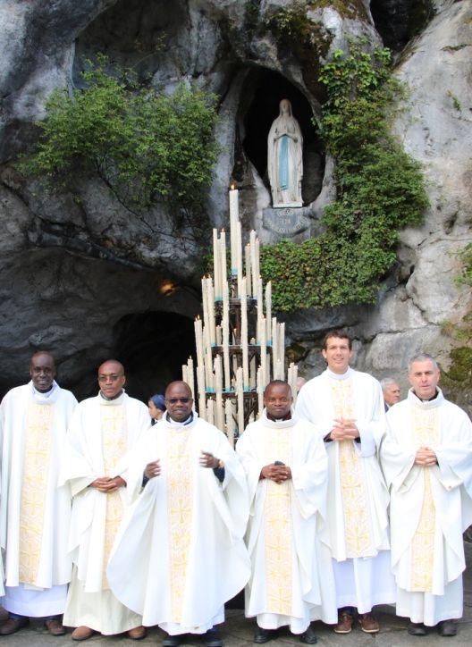 Les prêtres étudiants à Lourdes