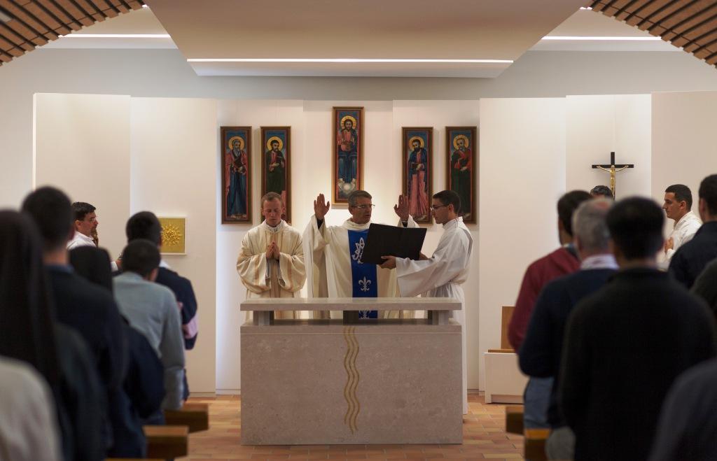 Bénédiction du nouveau mobilier liturgique de l'oratoire